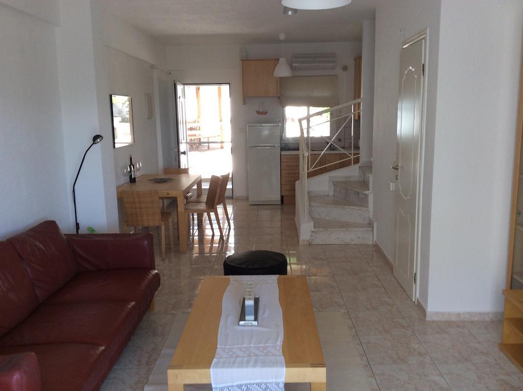 Red House Villa Gerakini Room photo